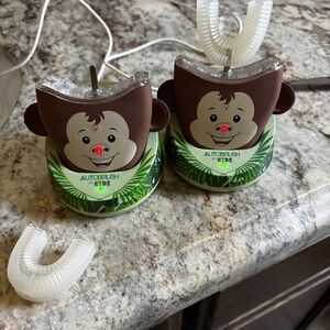 Auto brush for kids